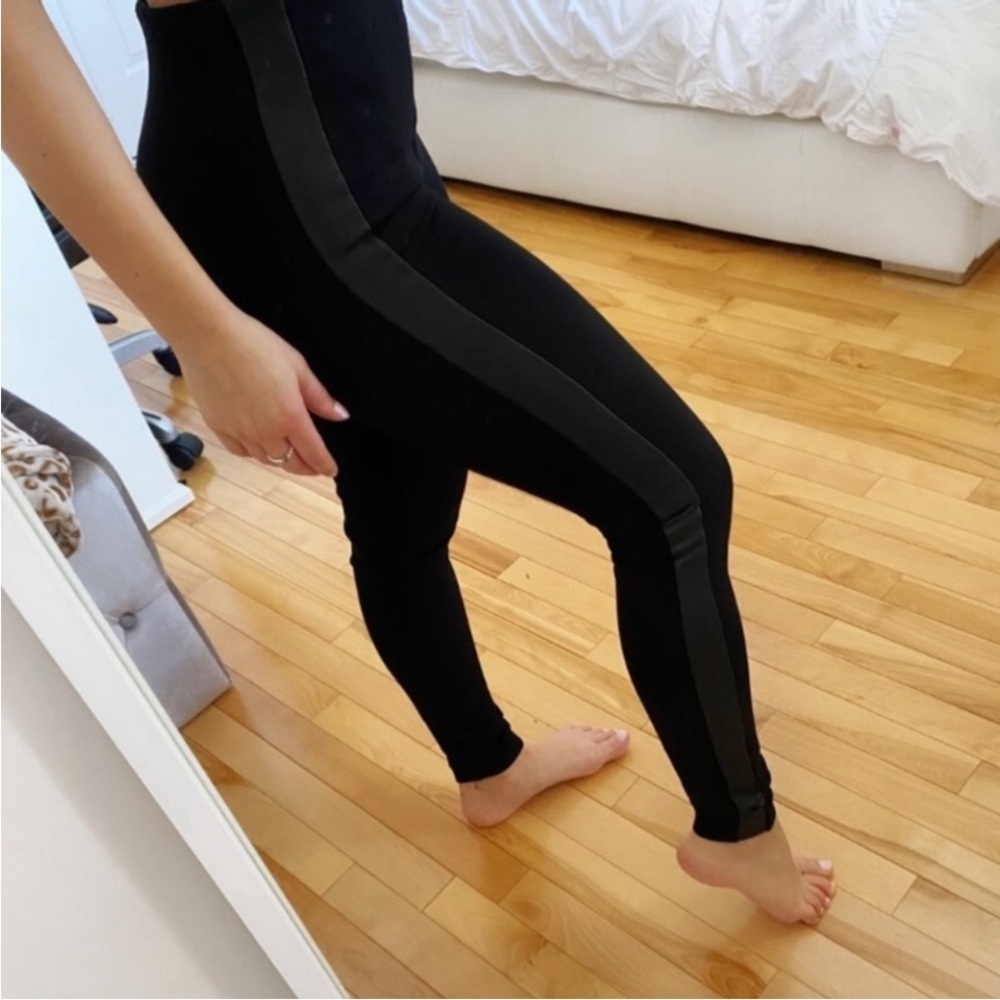 Black Leggings with Side Stripe